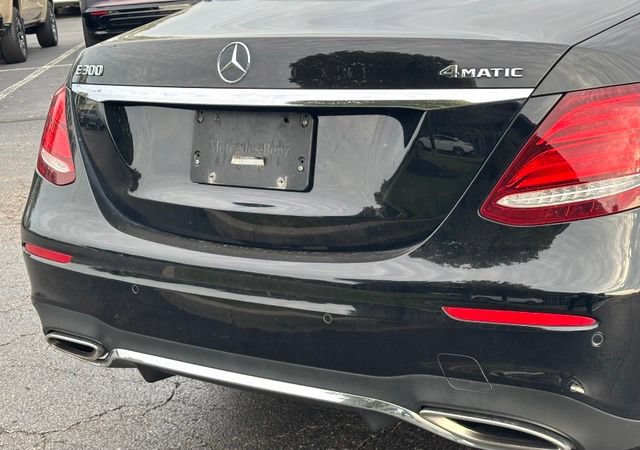 Used 2018 Mercedes-Benz E 300 4MATIC image 16