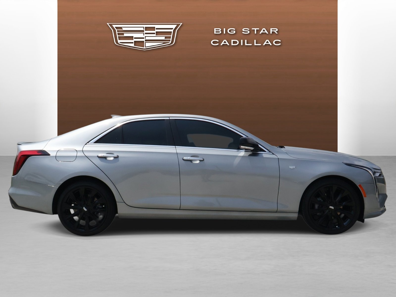 Used 2025 Cadillac CT4 Luxury RWD image 6