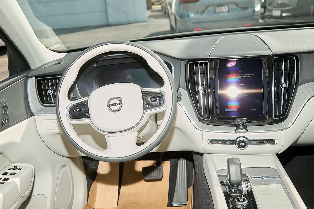New 2025 Volvo XC60 T8 Plus w/ Protection Package Premier image 20