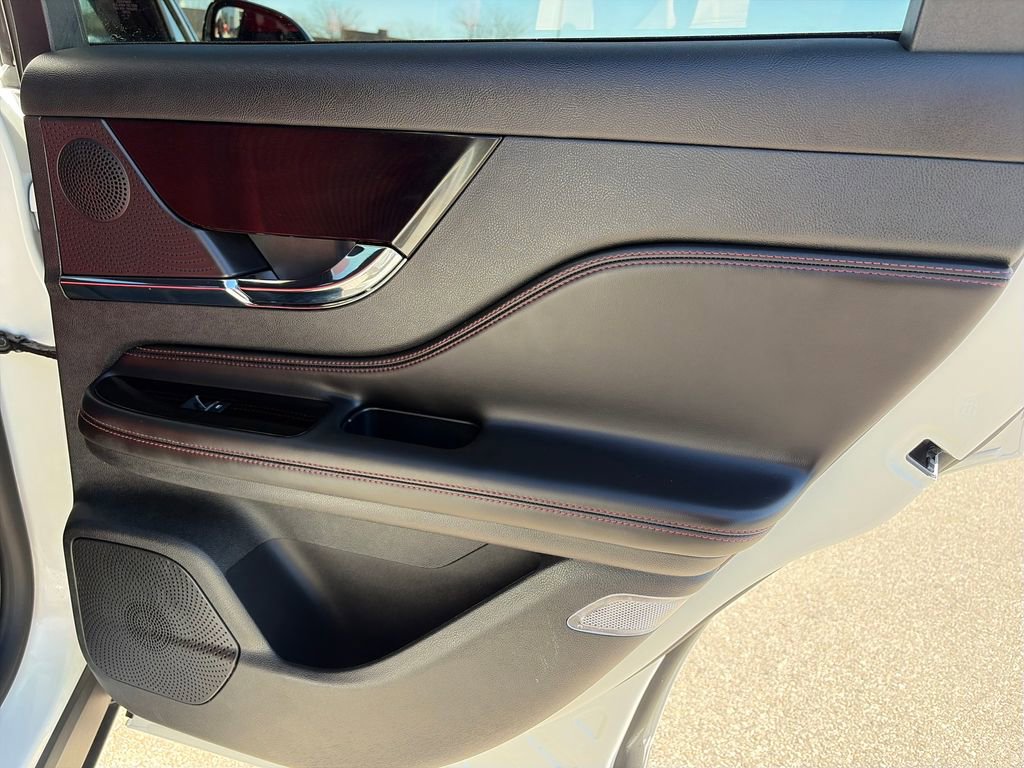 Used 2025 Lincoln Corsair Grand Touring image 34