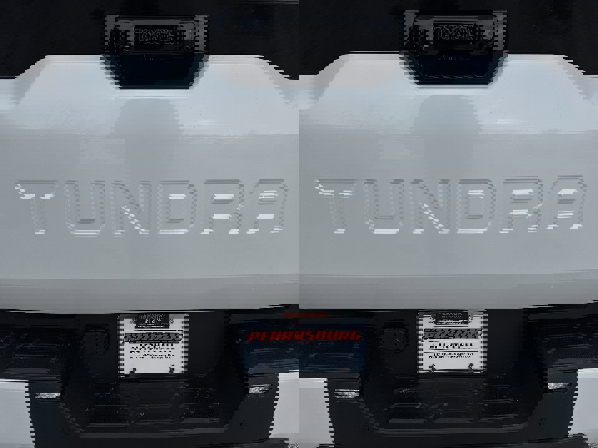 Used 2024 Toyota Tundra Platinum image 32