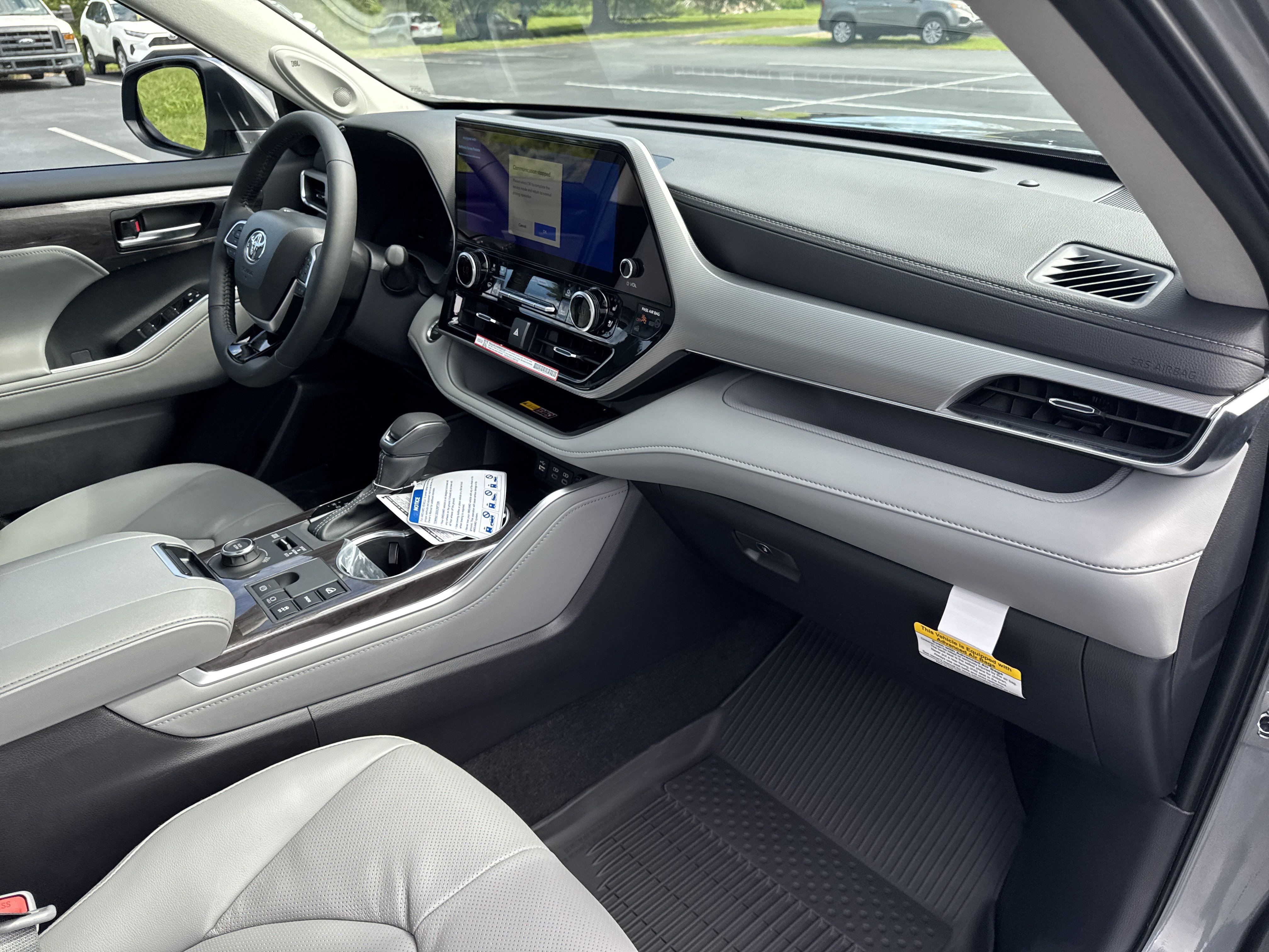 New 2025 Toyota Highlander Platinum AWD/4WD image 39