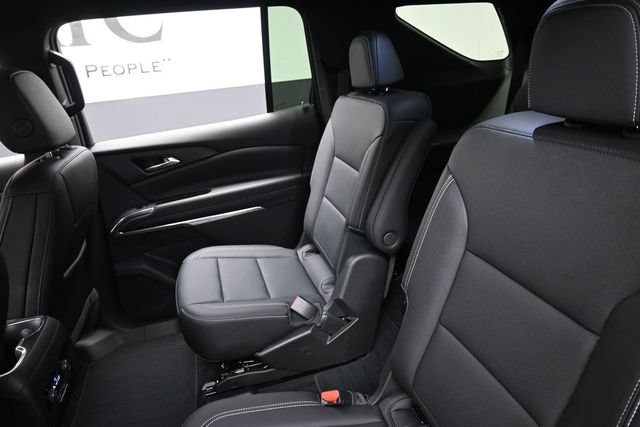 Used 2026 Chevrolet Traverse LT w/ Midnight/Sport Edition FWD image 22