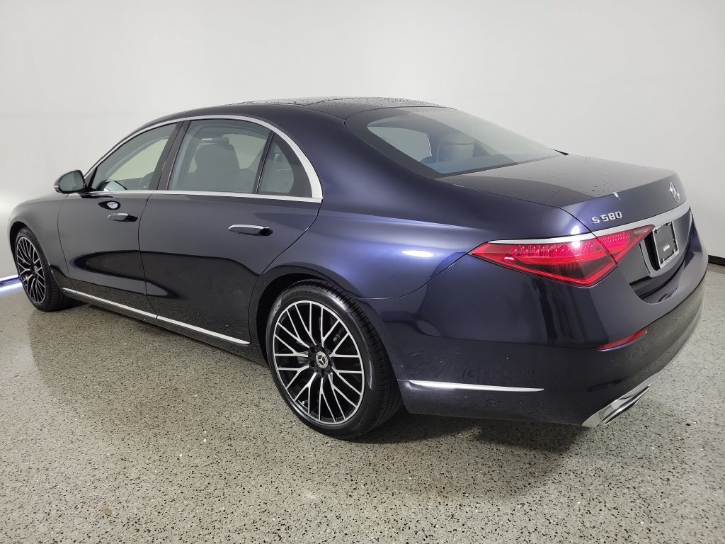 Used 2022 Mercedes-Benz S 580 4MATIC Sedan image 3