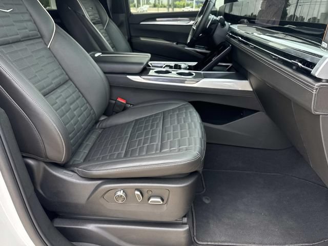 Used 2025 Cadillac Escalade V AWD/4WD image 9