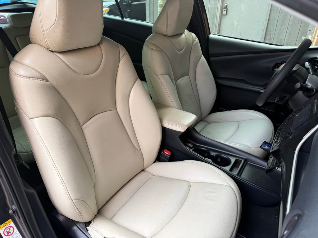Used 2019 Toyota Prius LE image 21
