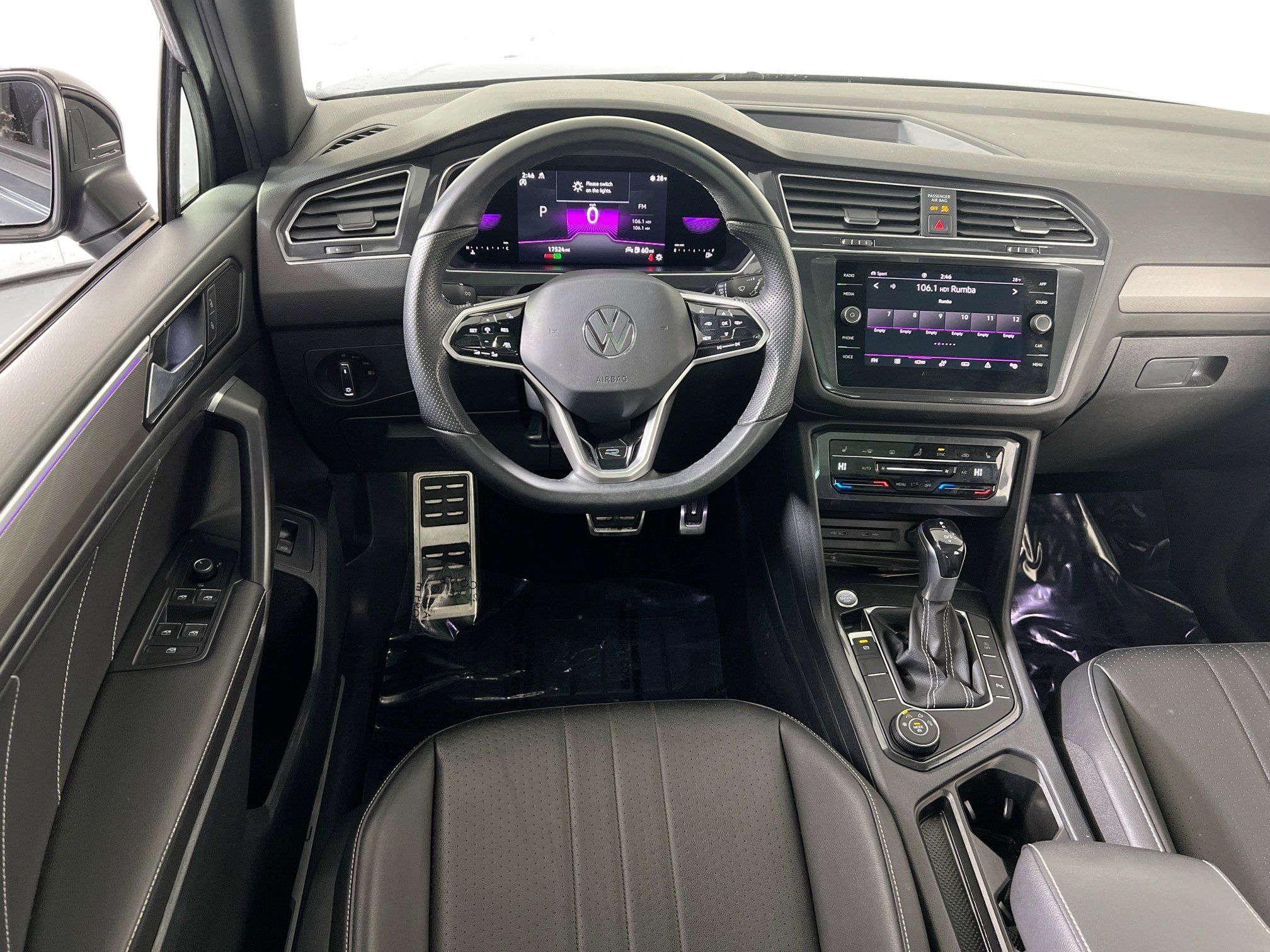 Used 2022 Volkswagen Tiguan SE R-Line image 22