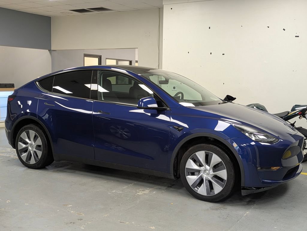 Used 2023 Tesla Model Y AWD image 7