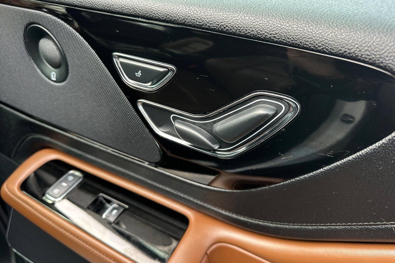 Used 2024 Lincoln Aviator Reserve AWD/4WD image 23