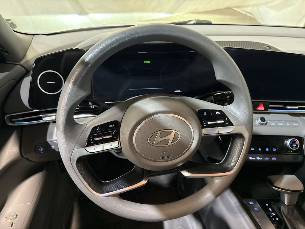 Used 2024 Hyundai Elantra SEL FWD image 11