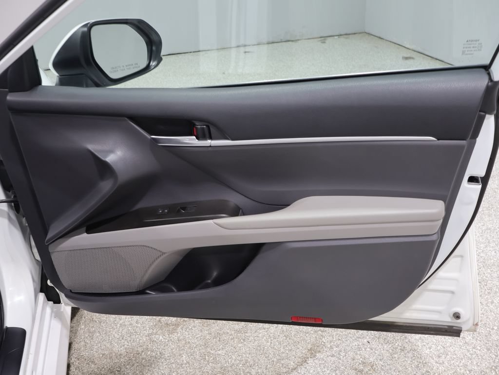 Used 2021 Toyota Camry LE FWD image 23