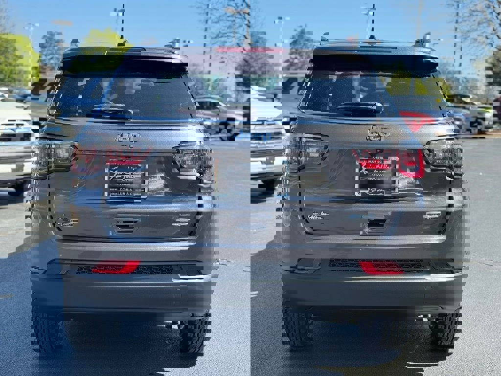 Used 2022 Jeep Compass Latitude image 14