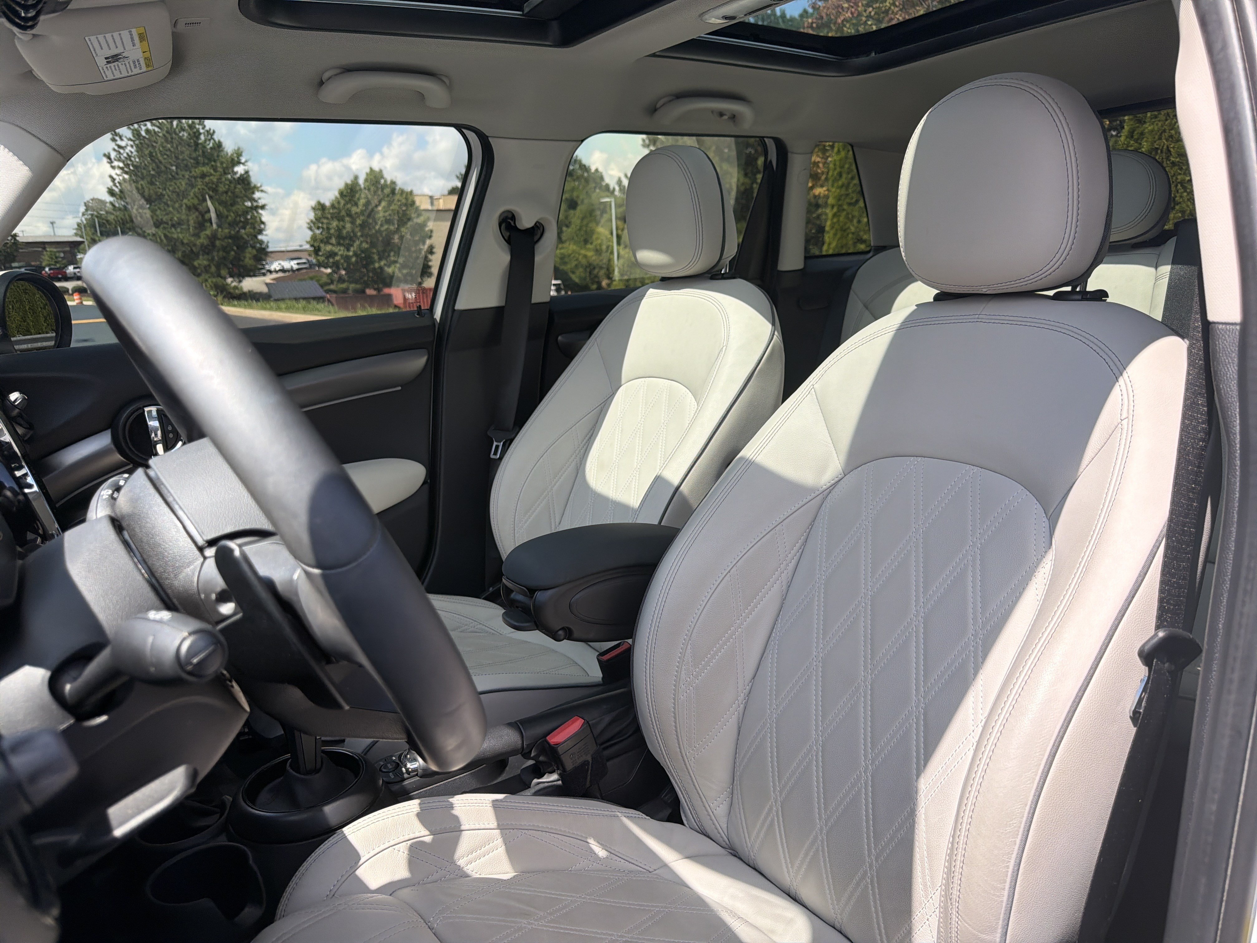 Used 2024 MINI Cooper S w/ Signature Upholstery Package FWD image 7