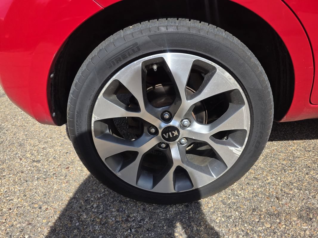 Used 2013 Kia Soul ! w/ Premium Pkg FWD image 40