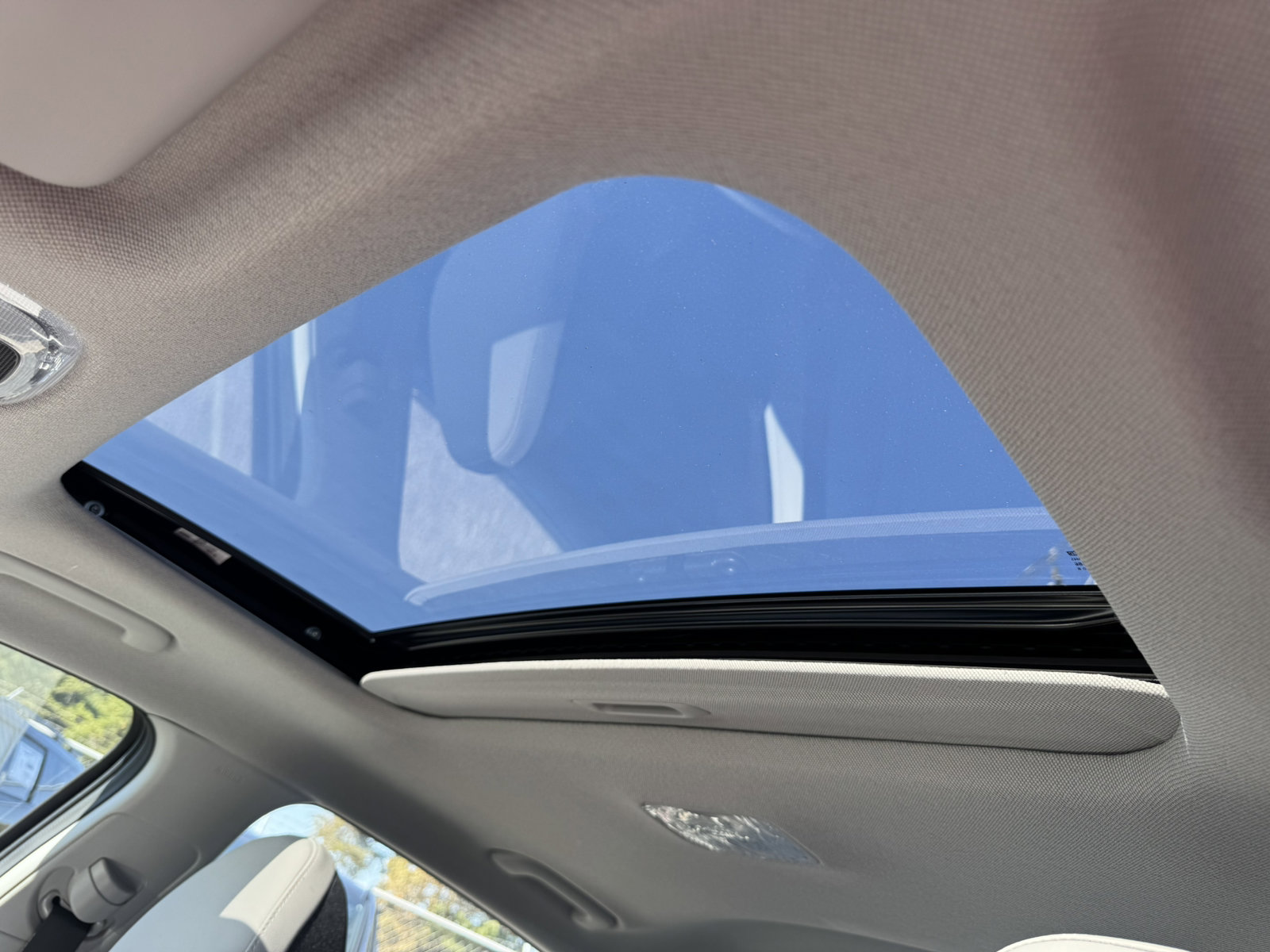 New 2025 Hyundai Elantra Limited w/ Cargo Package image 23