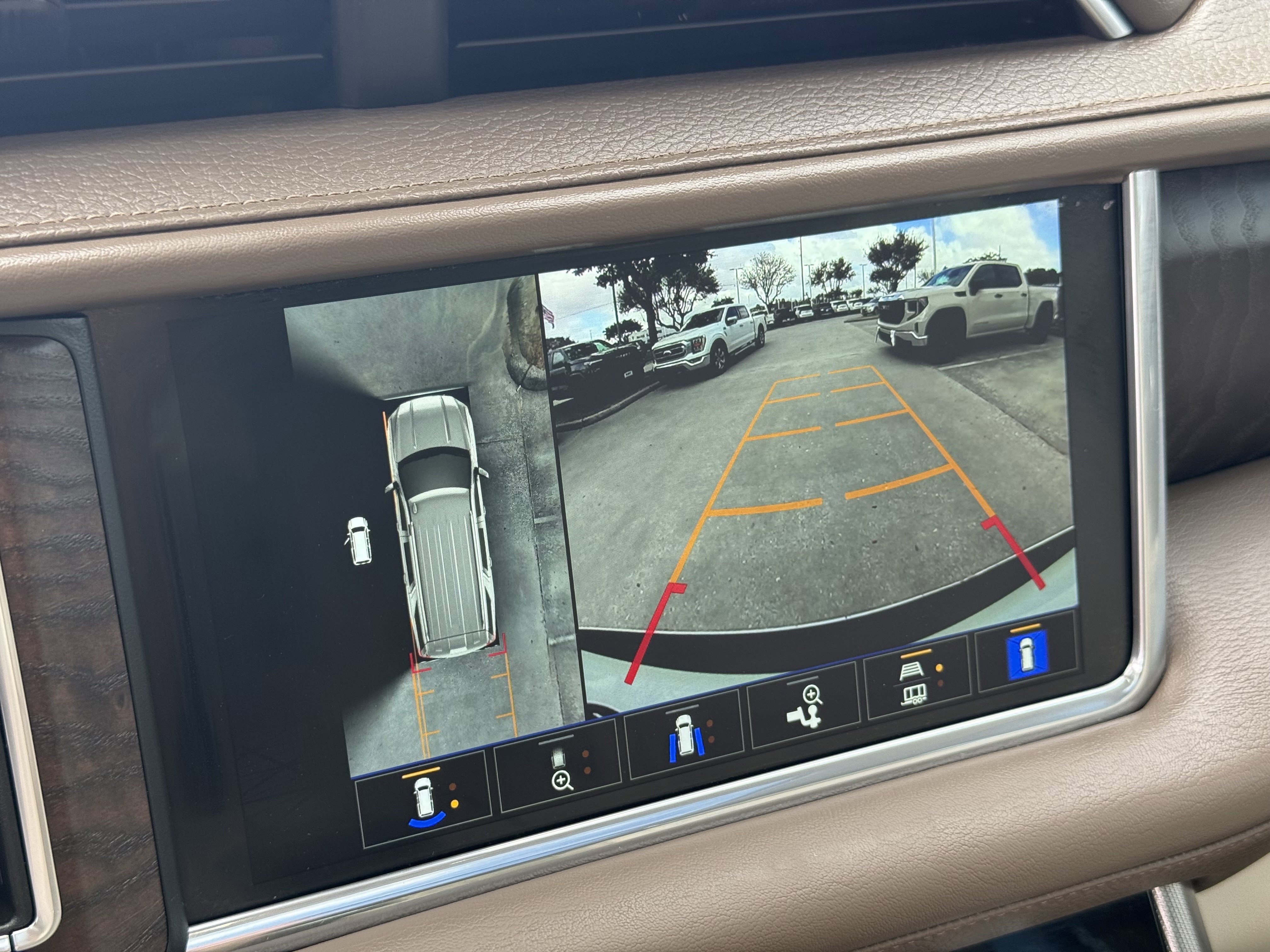 Used 2022 GMC Yukon XL Denali image 21