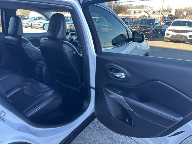 Used 2019 Jeep Cherokee Latitude Plus w/ Comfort/Convenience Group image 8