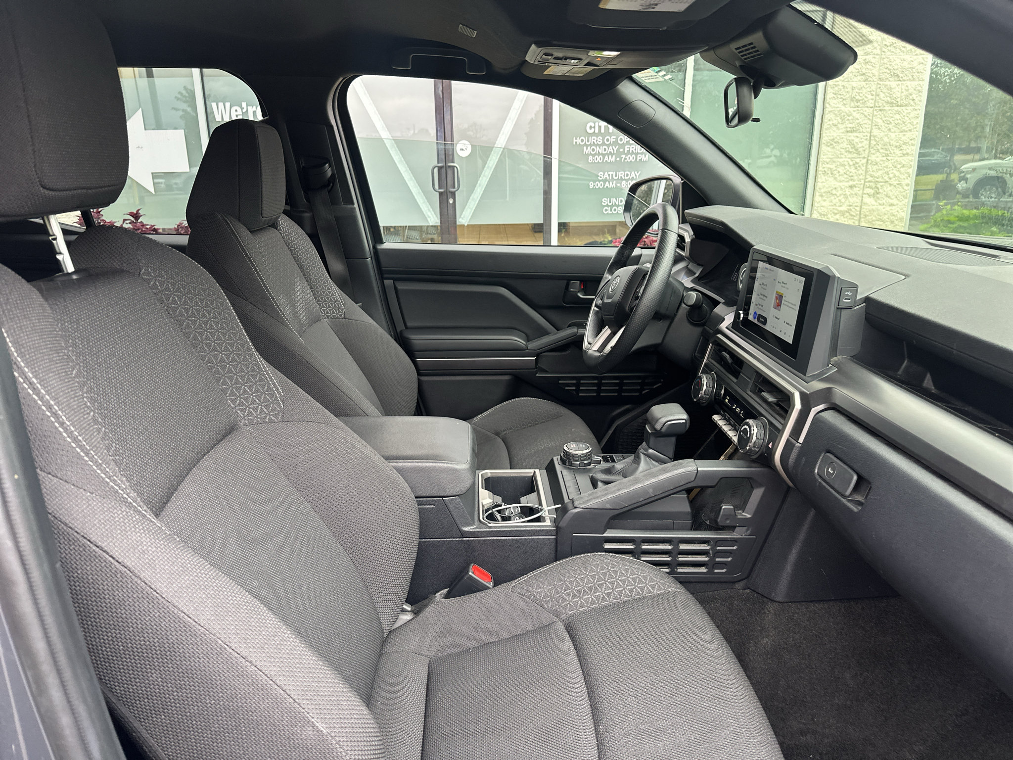 Used 2025 Toyota 4Runner SR5 AWD/4WD image 10
