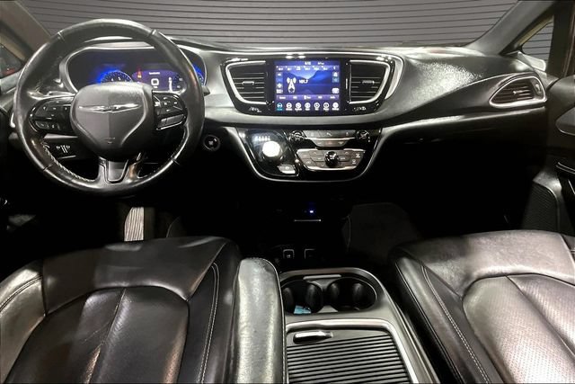 Used 2020 Chrysler Pacifica Touring-L Plus w/ S Appearance Package FWD image 7
