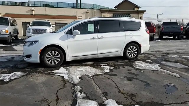 Used 2020 Chrysler Pacifica Touring-L Plus w/ Advanced Safetytec Group image 5