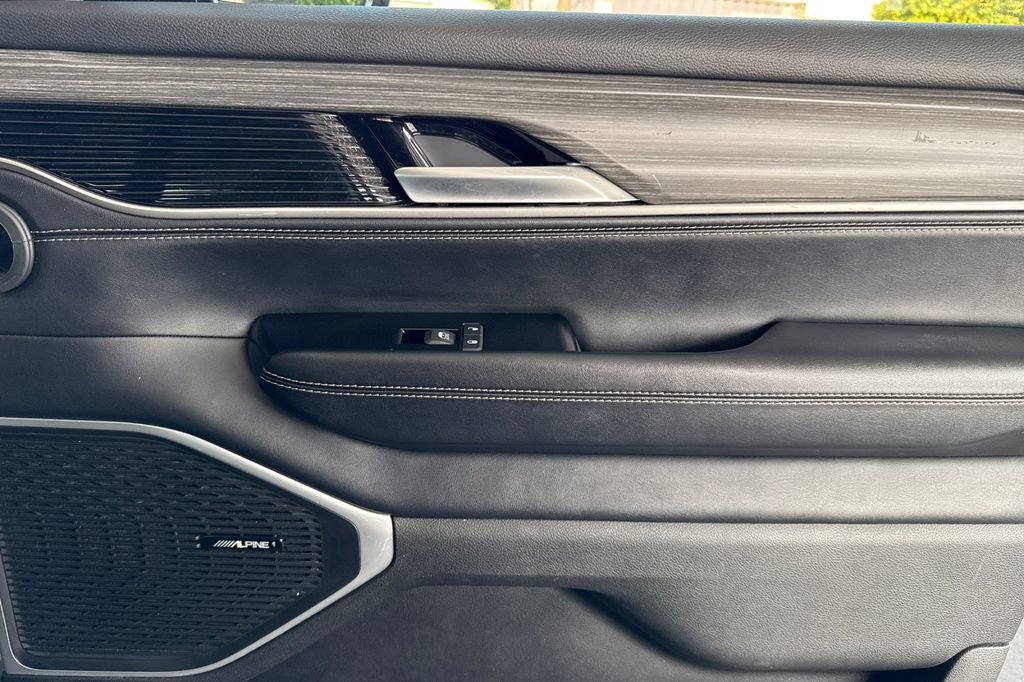 Used 2024 Jeep Wagoneer Series II w/ Flexible Seating Group image 27