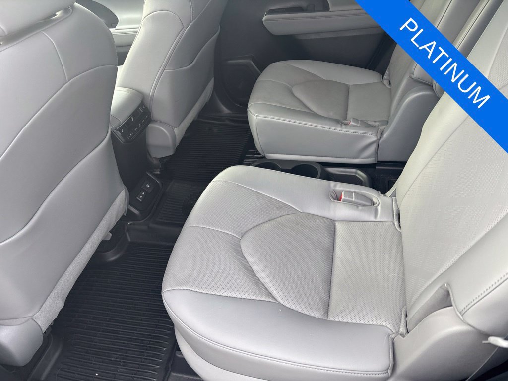 Used 2023 Toyota Highlander Platinum AWD/4WD image 6