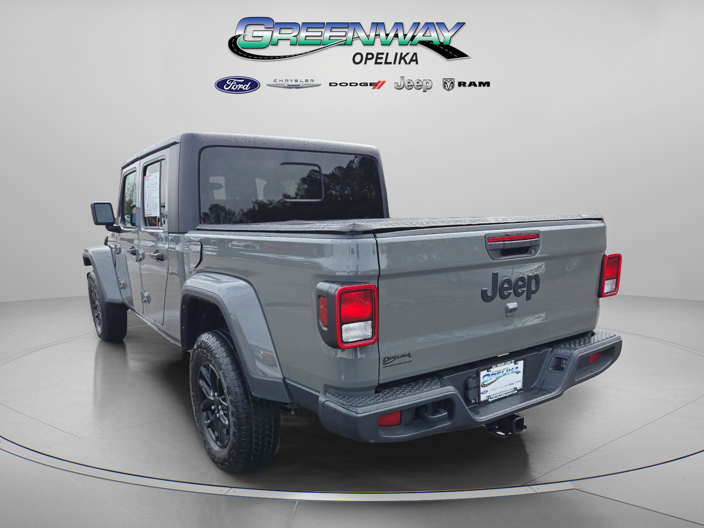 Used 2022 Jeep Gladiator Sport image 5