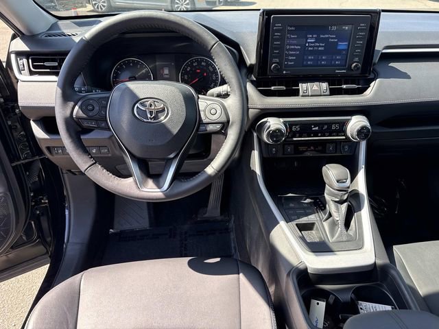 Used 2021 Toyota RAV4 XLE Premium image 18