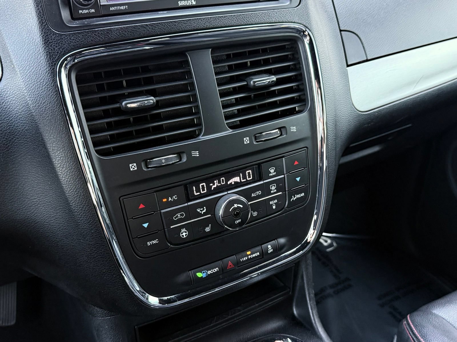 Used 2019 Dodge Grand Caravan GT FWD image 37