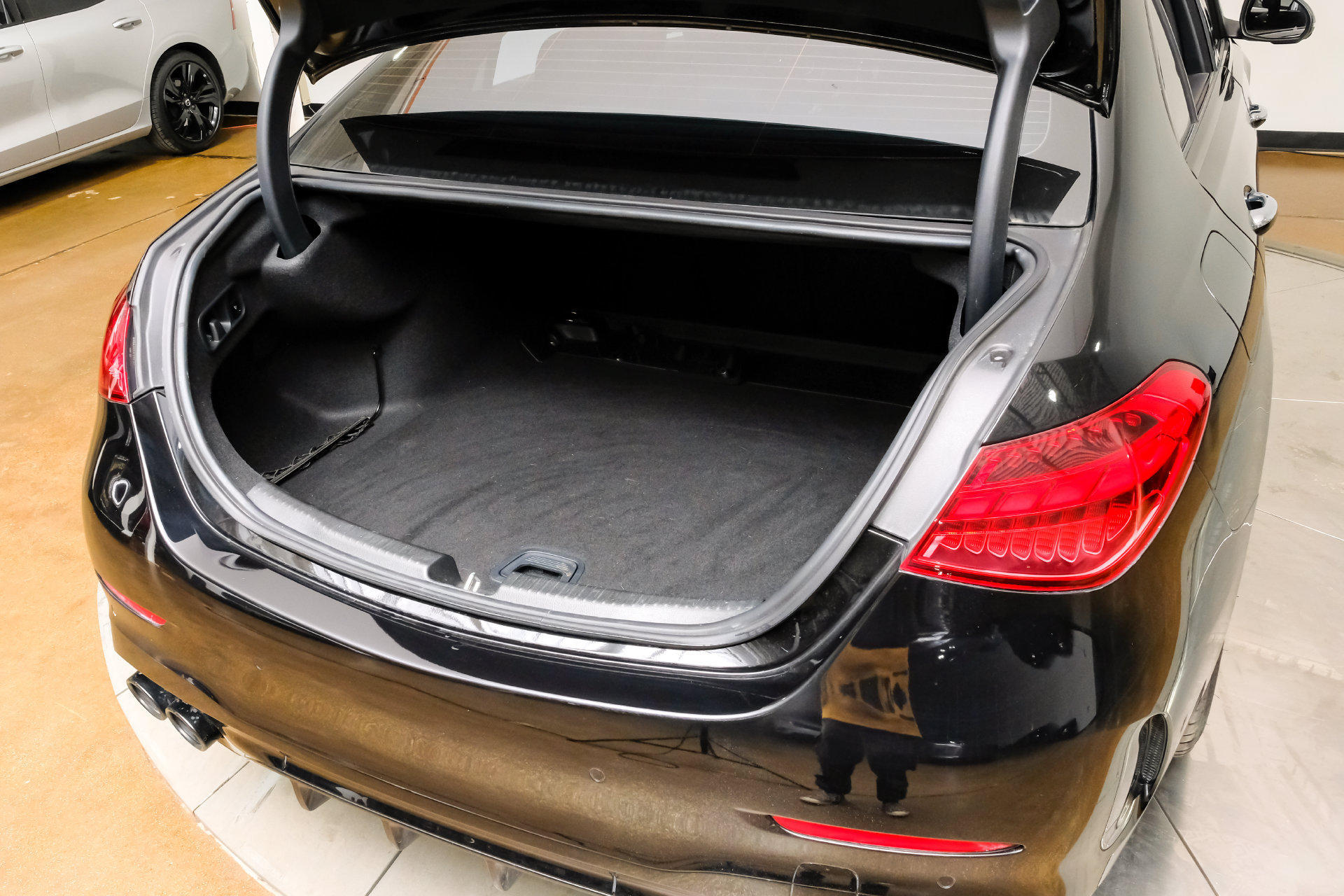Used 2024 Mercedes-Benz C 43 AMG 4MATIC Sedan w/ AMG Dynamic Plus Package image 43