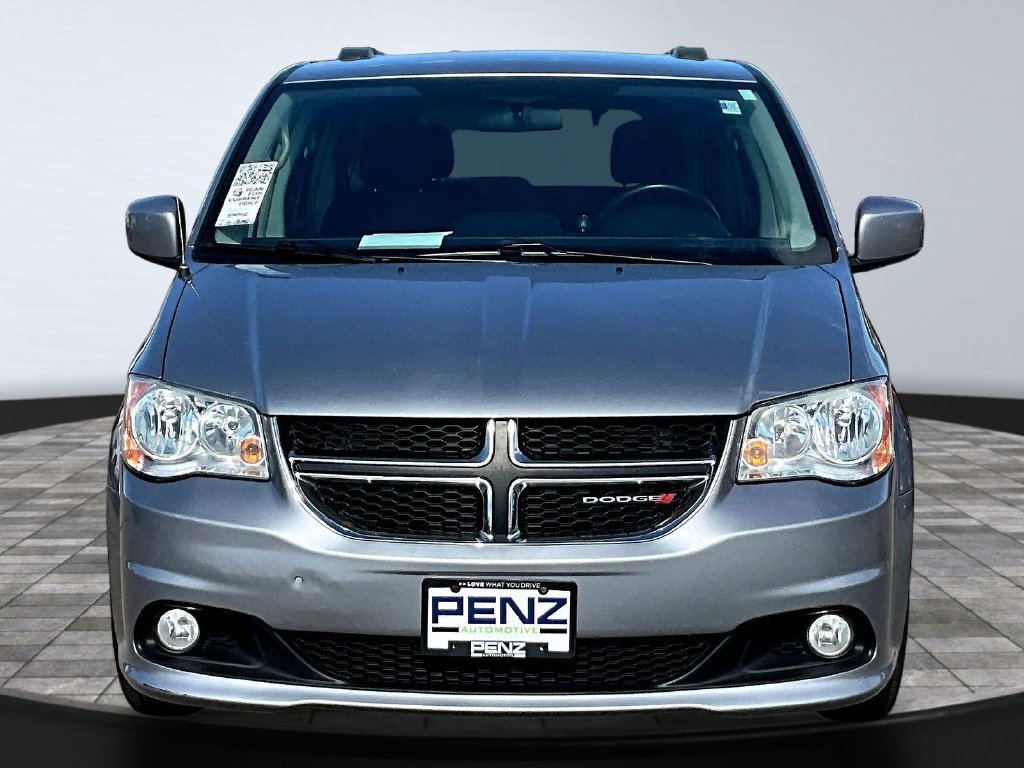 Used 2013 Dodge Grand Caravan Crew FWD image 2