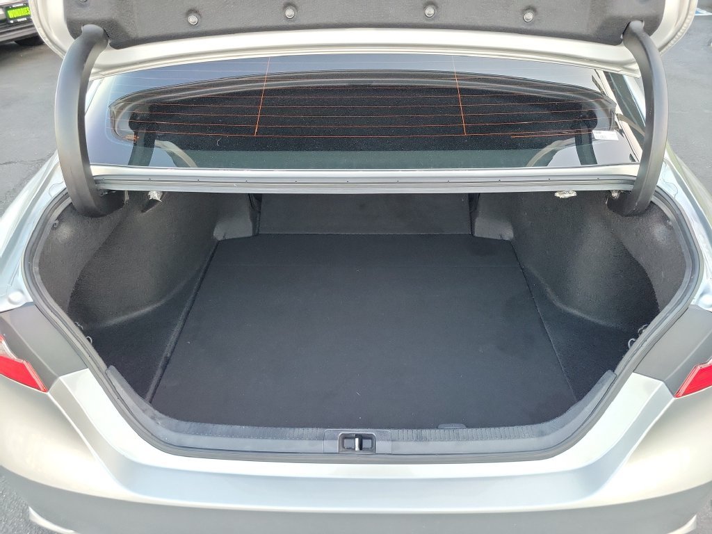 Used 2022 Toyota Camry SE w/ Carpet Mat Package (TMS) FWD image 9