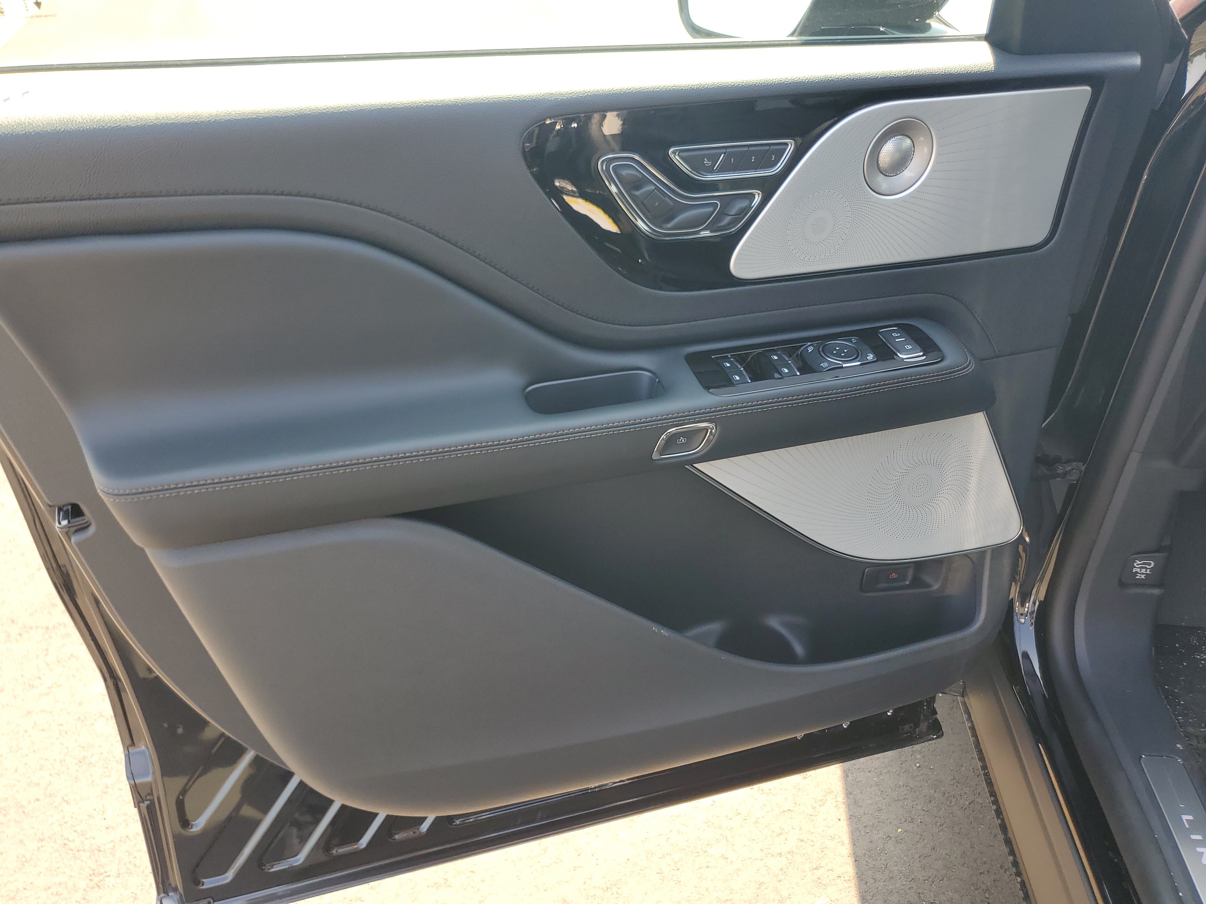 New 2026 Lincoln Aviator Reserve AWD/4WD image 8