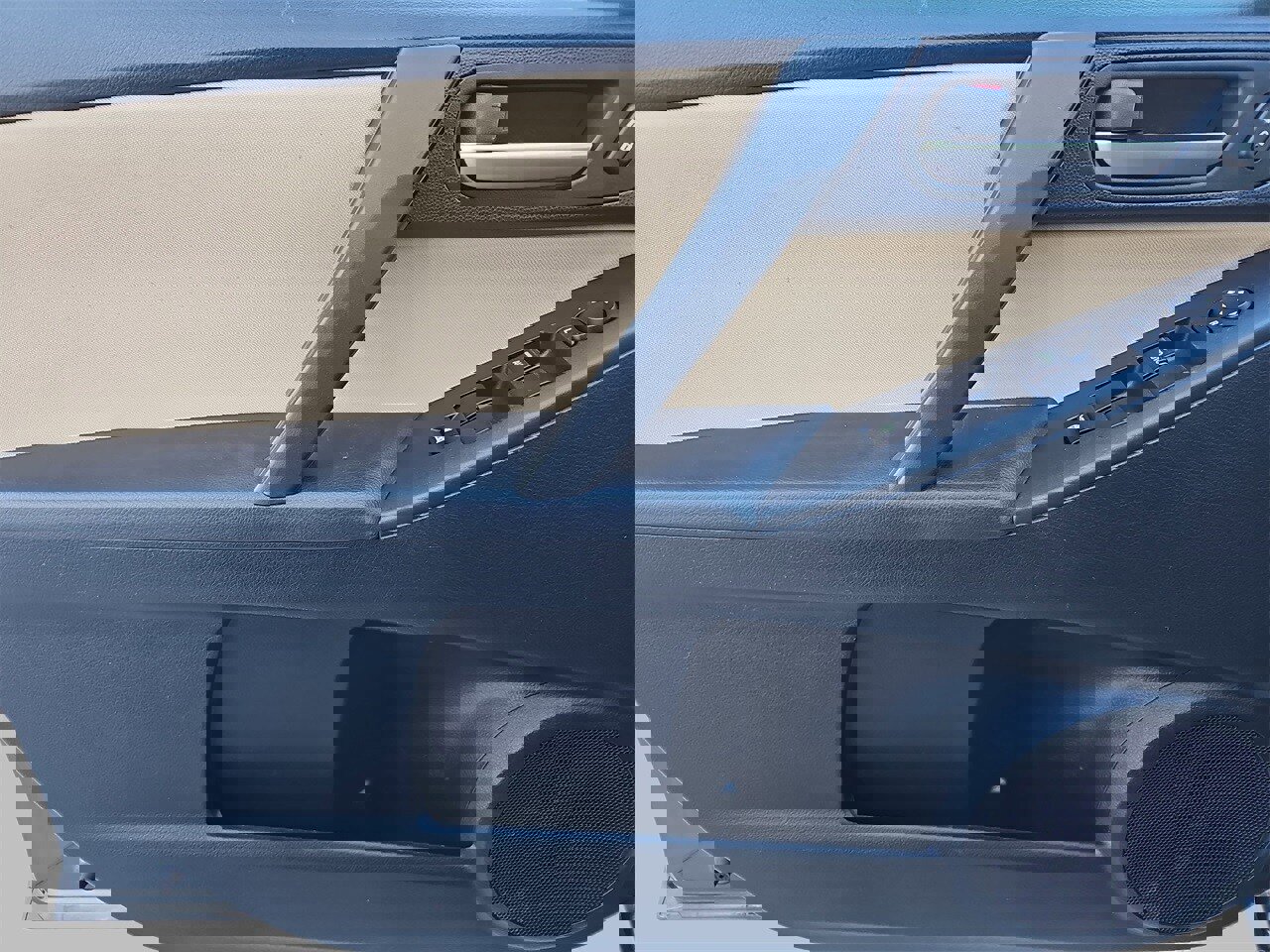 Used 2012 MAZDA MAZDA3 i Touring image 24