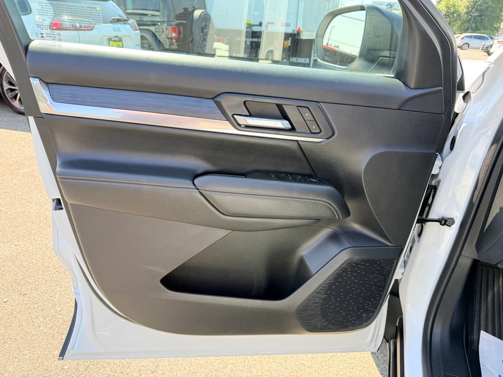 Used 2025 GMC Terrain Elevation AWD/4WD image 23