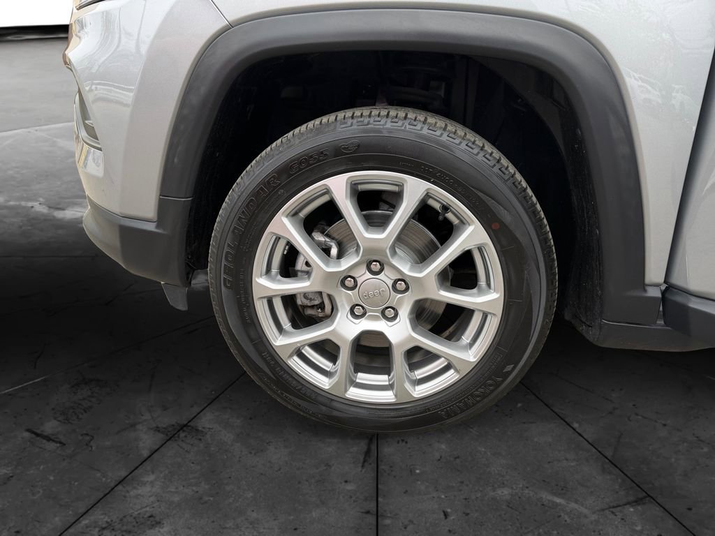 Used 2022 Jeep Compass Latitude image 14