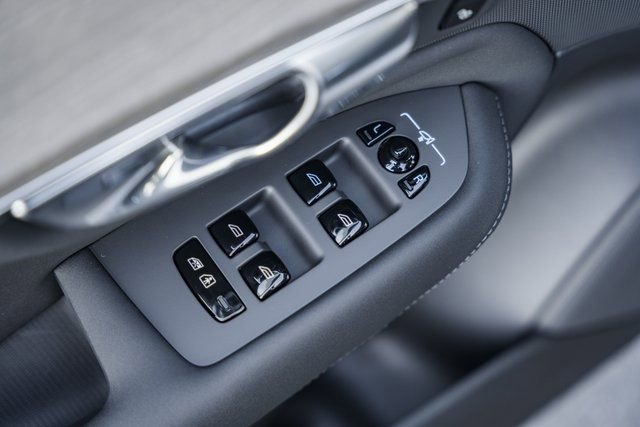 New 2026 Volvo XC90 B6 Plus w/ Protection Package Premier image 39