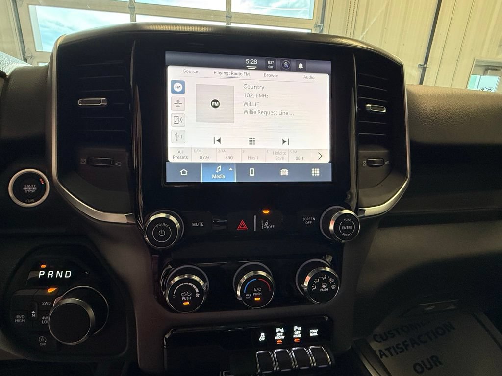 New 2026 RAM 1500 Express AWD/4WD image 33