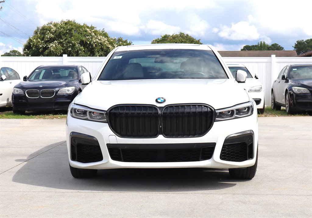 Used 2020 BMW 740i w/ M Sport Package RWD image 2