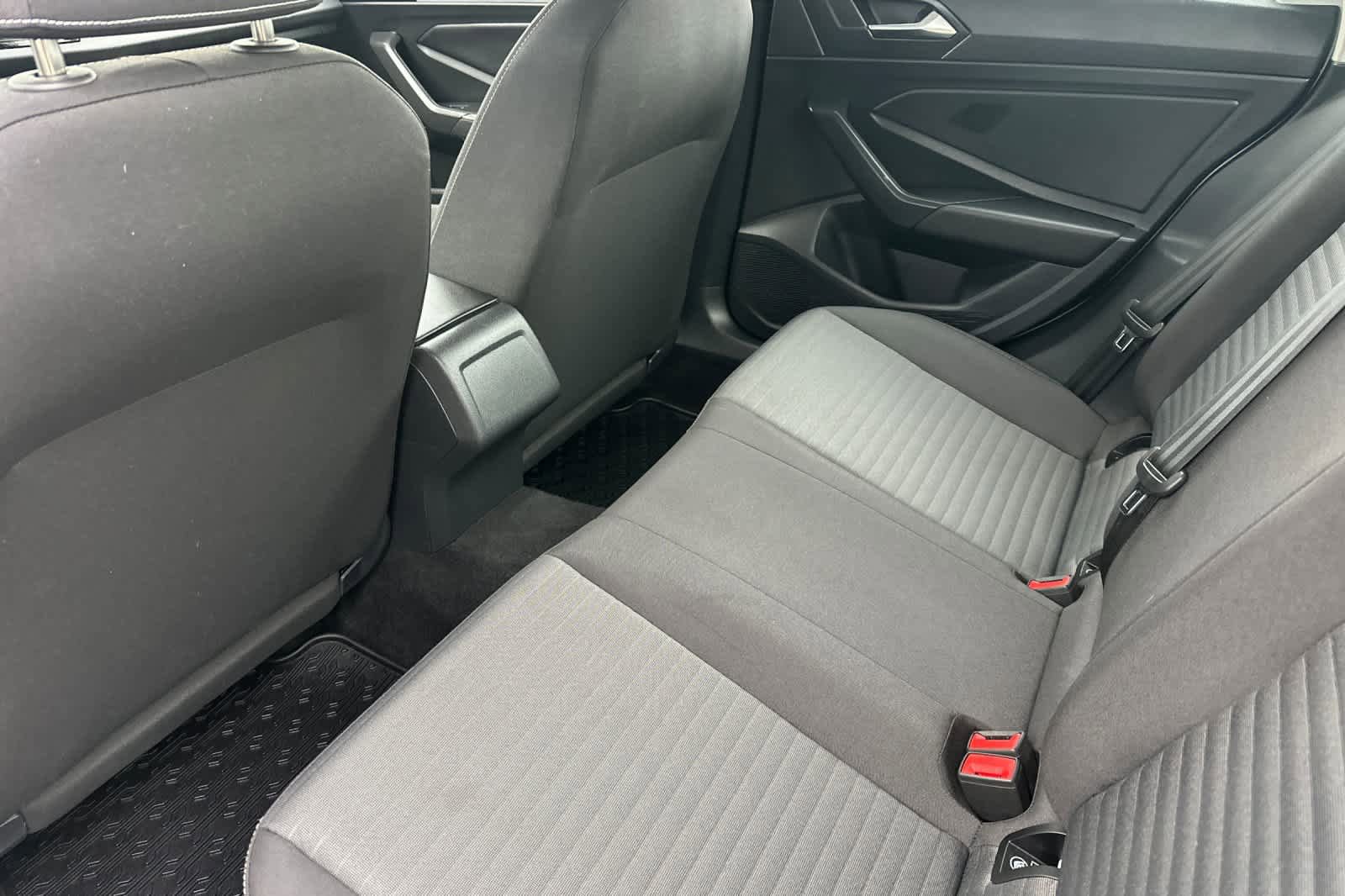 Used 2025 Volkswagen Jetta S image 4