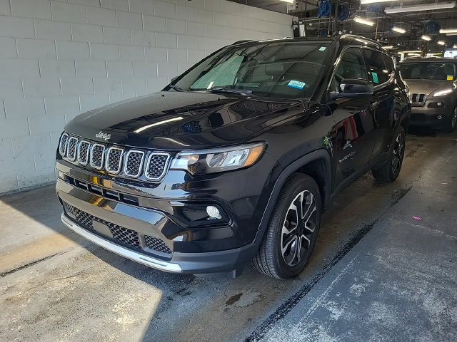Used 2024 Jeep Compass Limited AWD/4WD image 4