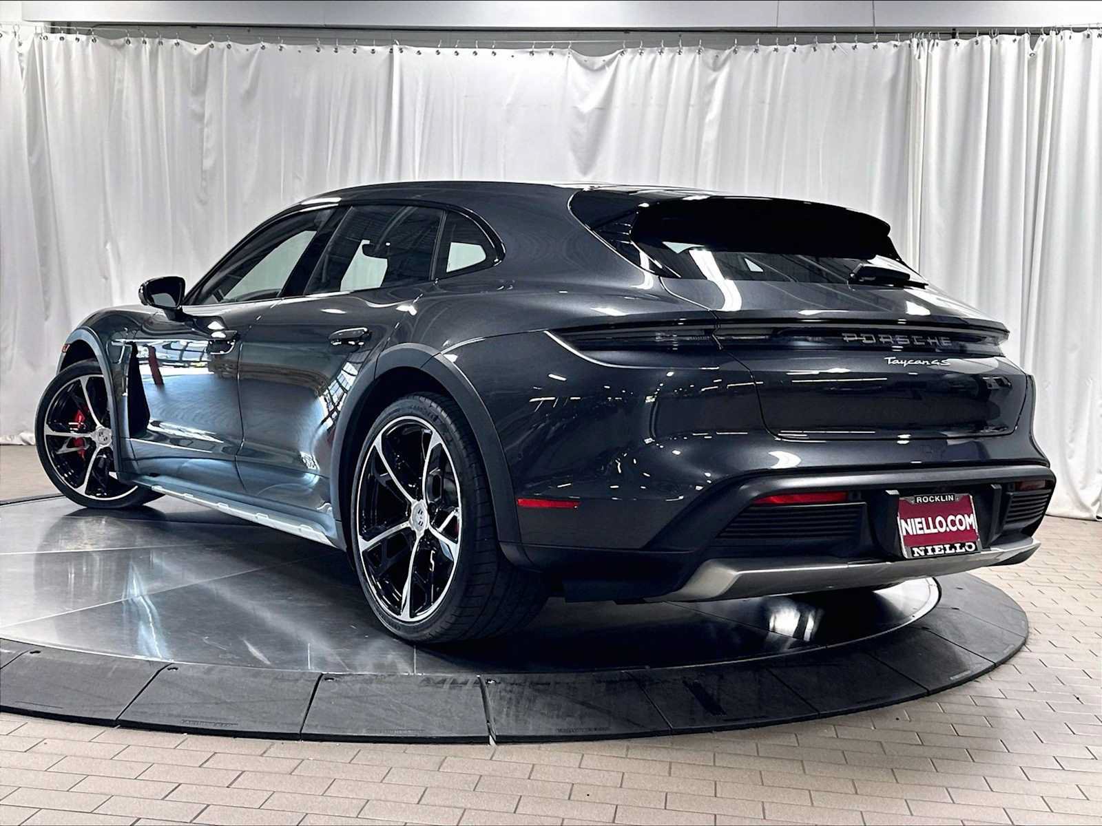 Used 2025 Porsche Taycan 4S AWD/4WD image 3
