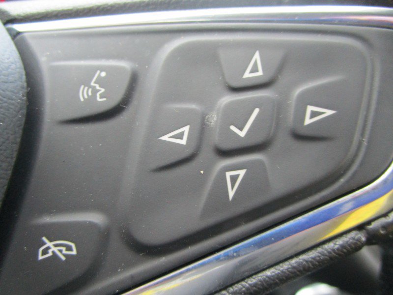 Used 2020 Chevrolet Malibu LT FWD image 18