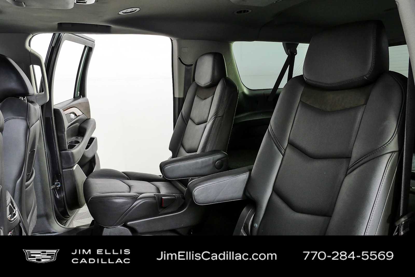 Used 2016 Cadillac Escalade ESV Luxury RWD image 21