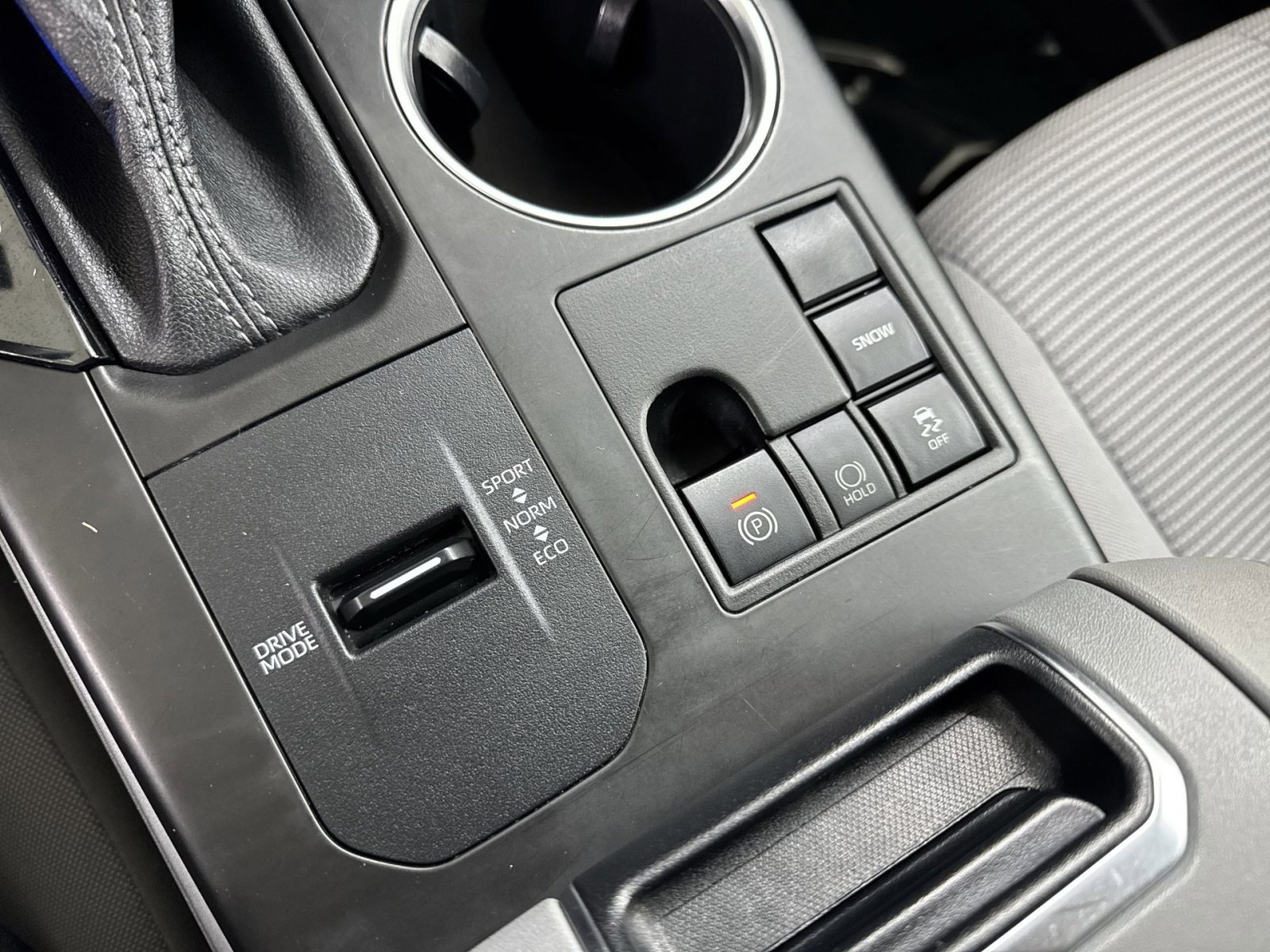 Used 2023 Toyota Highlander LE image 37