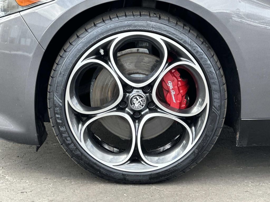 Used 2022 Alfa Romeo Giulia Veloce image 9