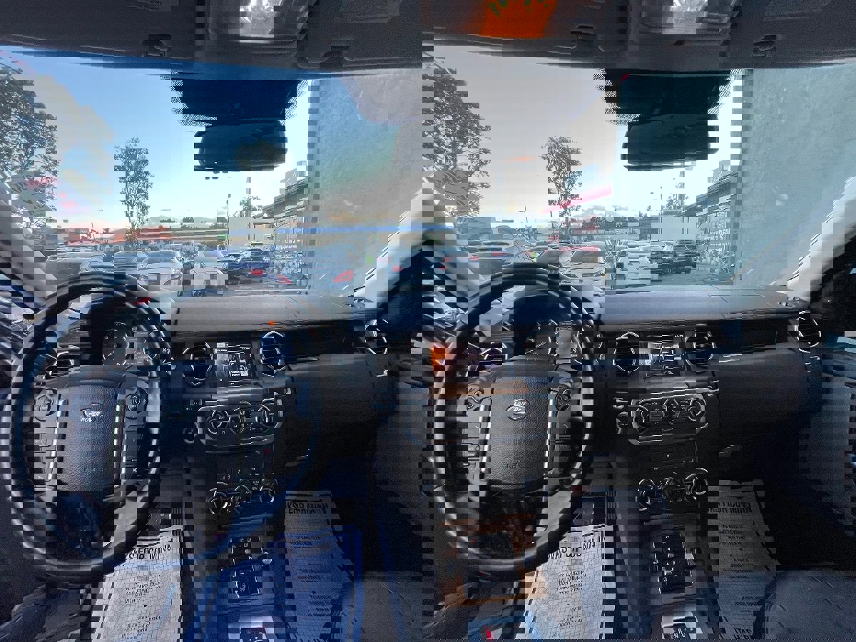 Used 2016 Land Rover LR4 HSE Silver Edition image 9