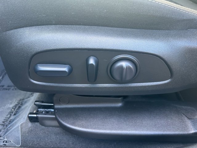 Used 2023 GMC Acadia SLE w/ Driver Convenience Package image 29