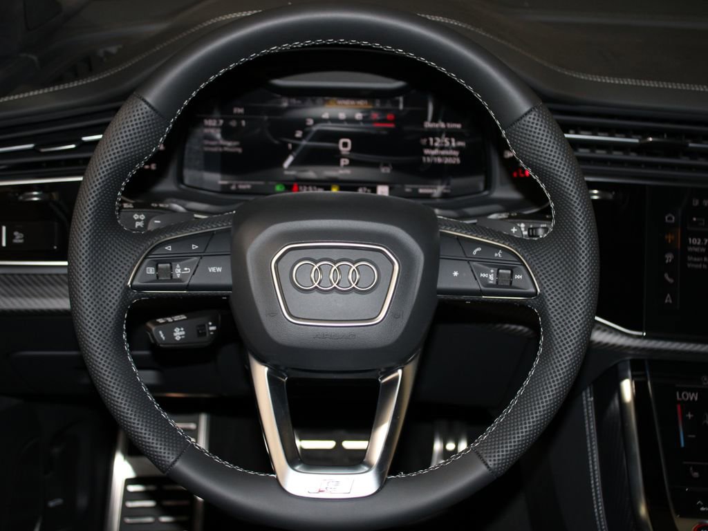 New 2026 Audi SQ7 Prestige image 12