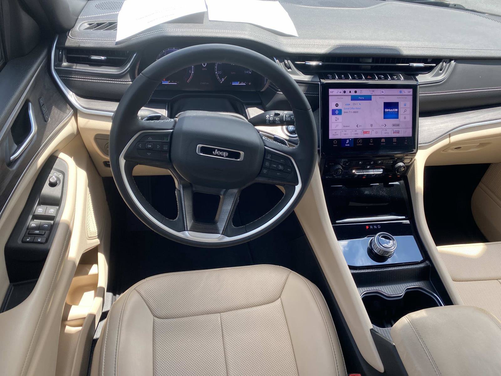 Used 2024 Jeep Grand Cherokee Limited w/ Luxury Tech Group II RWD image 20